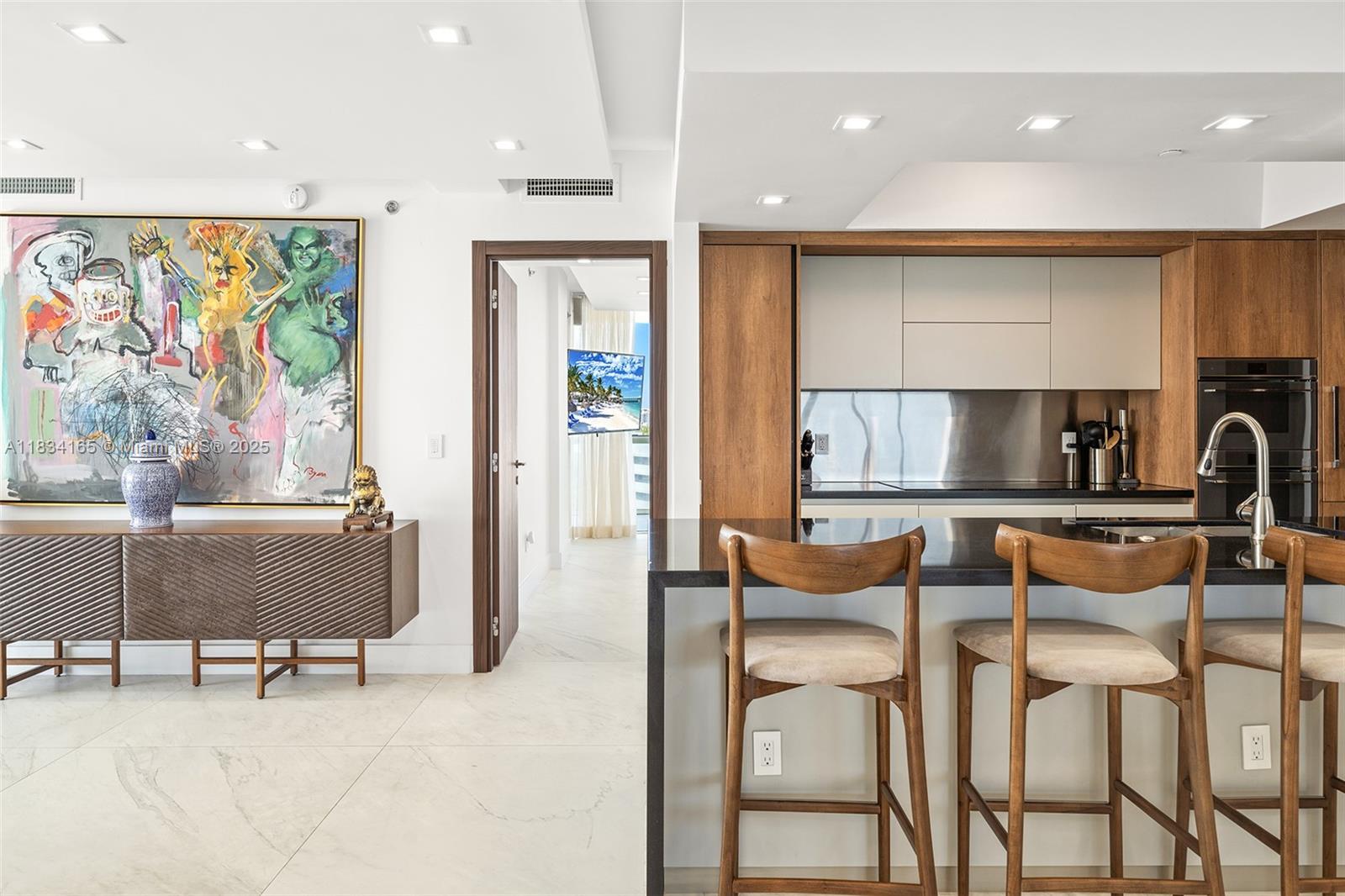 ICON CONDO - Residential