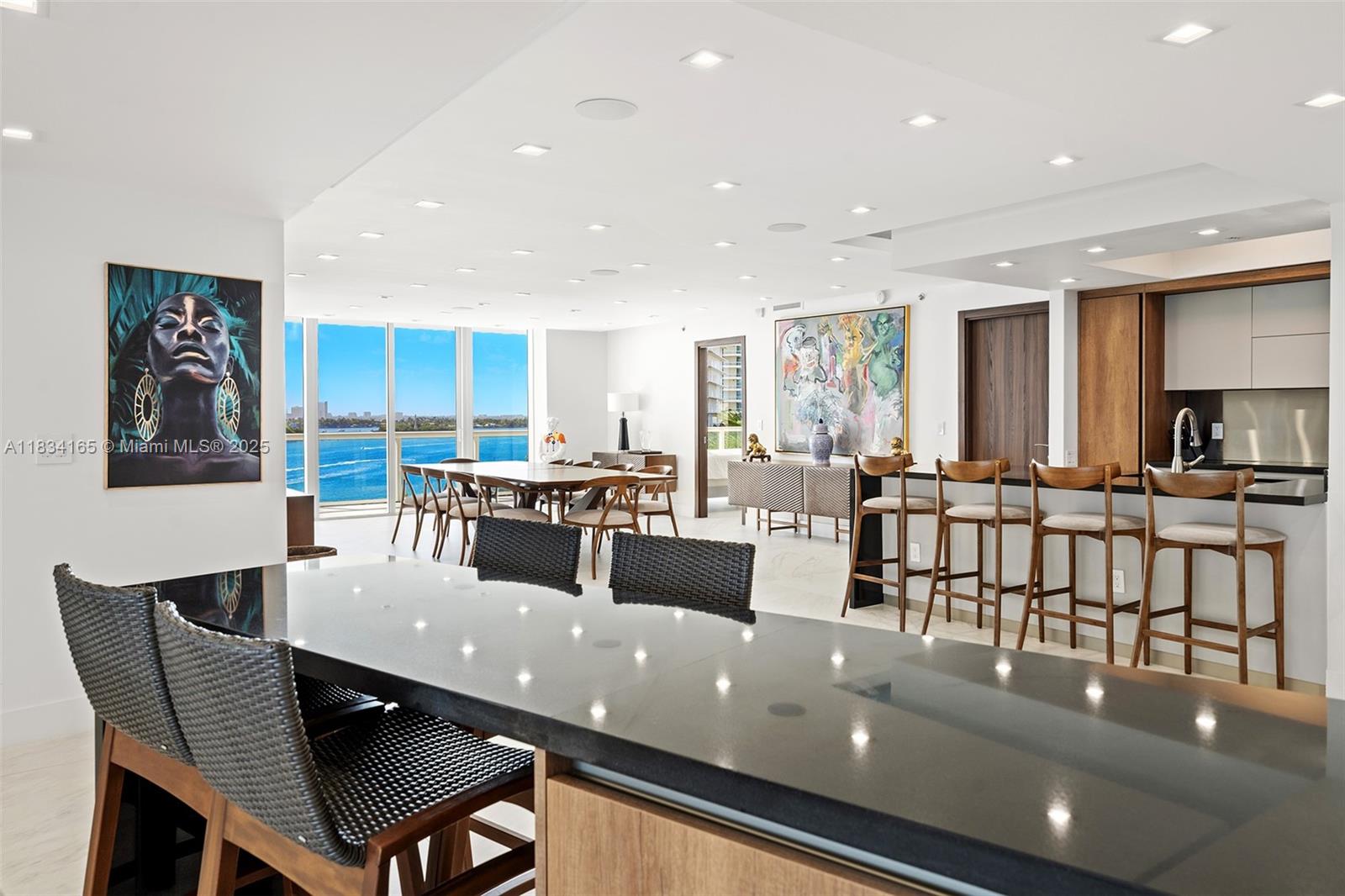 ICON CONDO - Residential