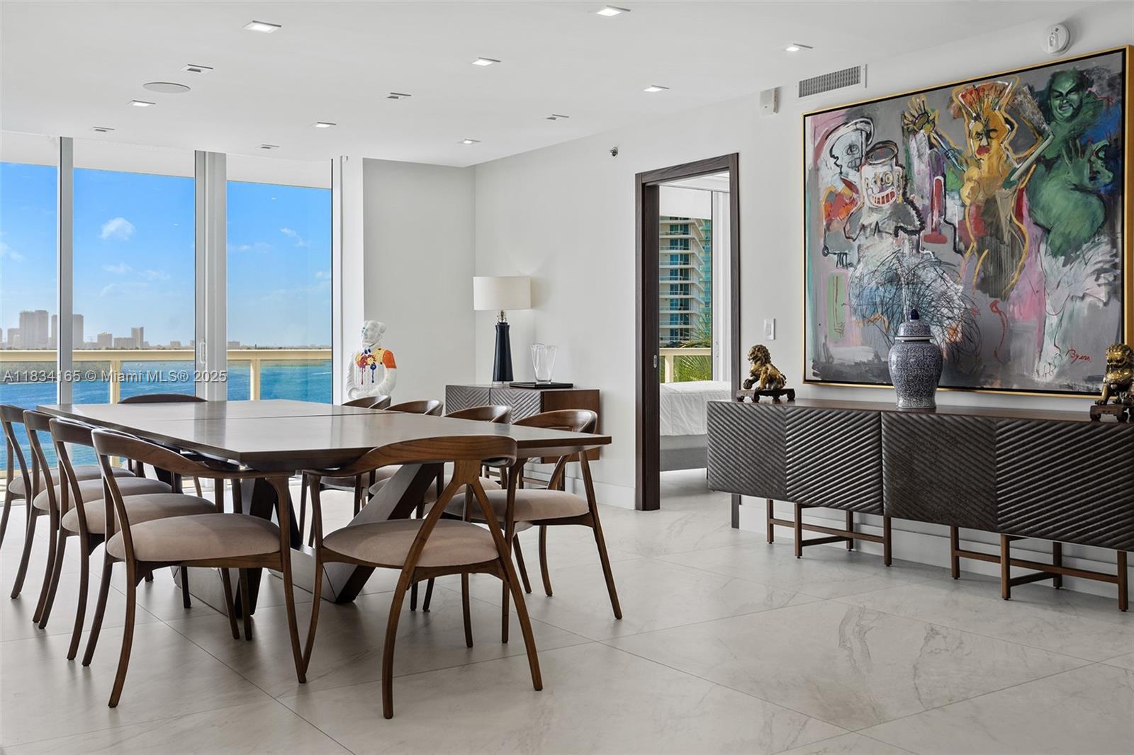ICON CONDO - Residential