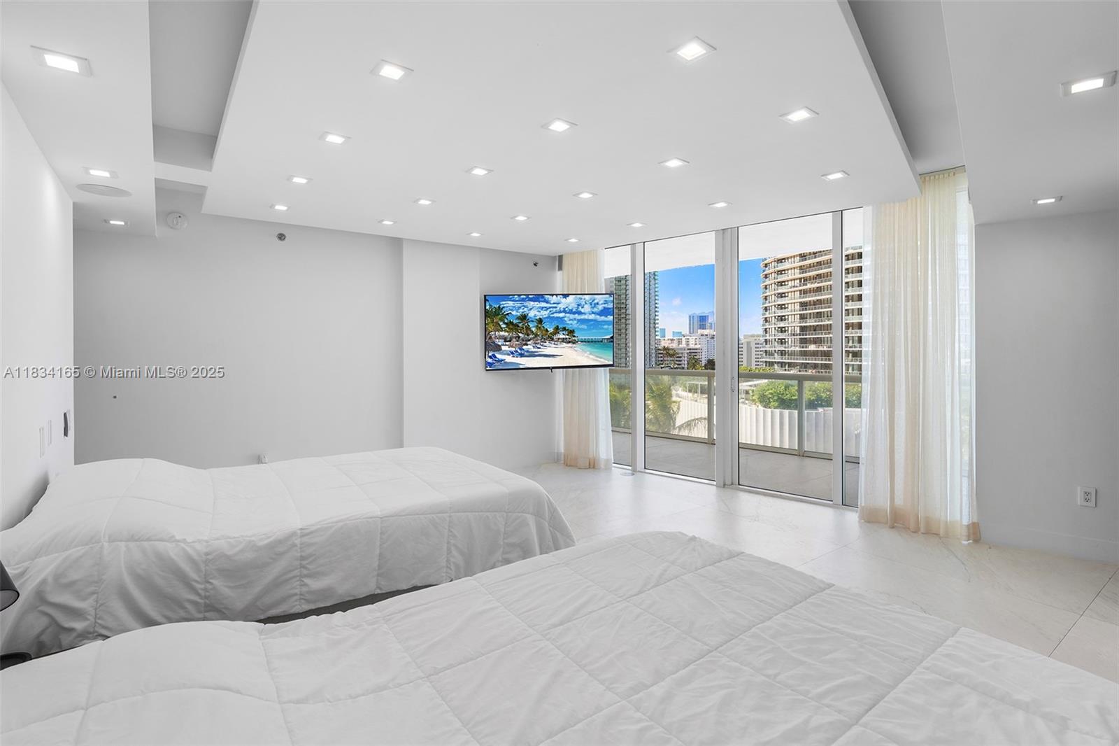 ICON CONDO - Residential