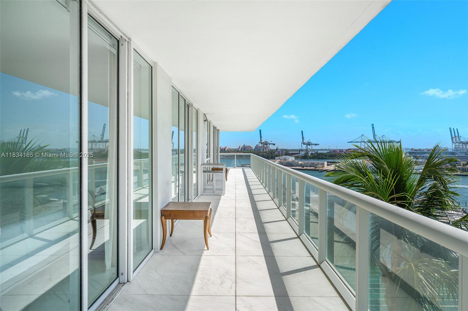 ICON CONDO - Residential