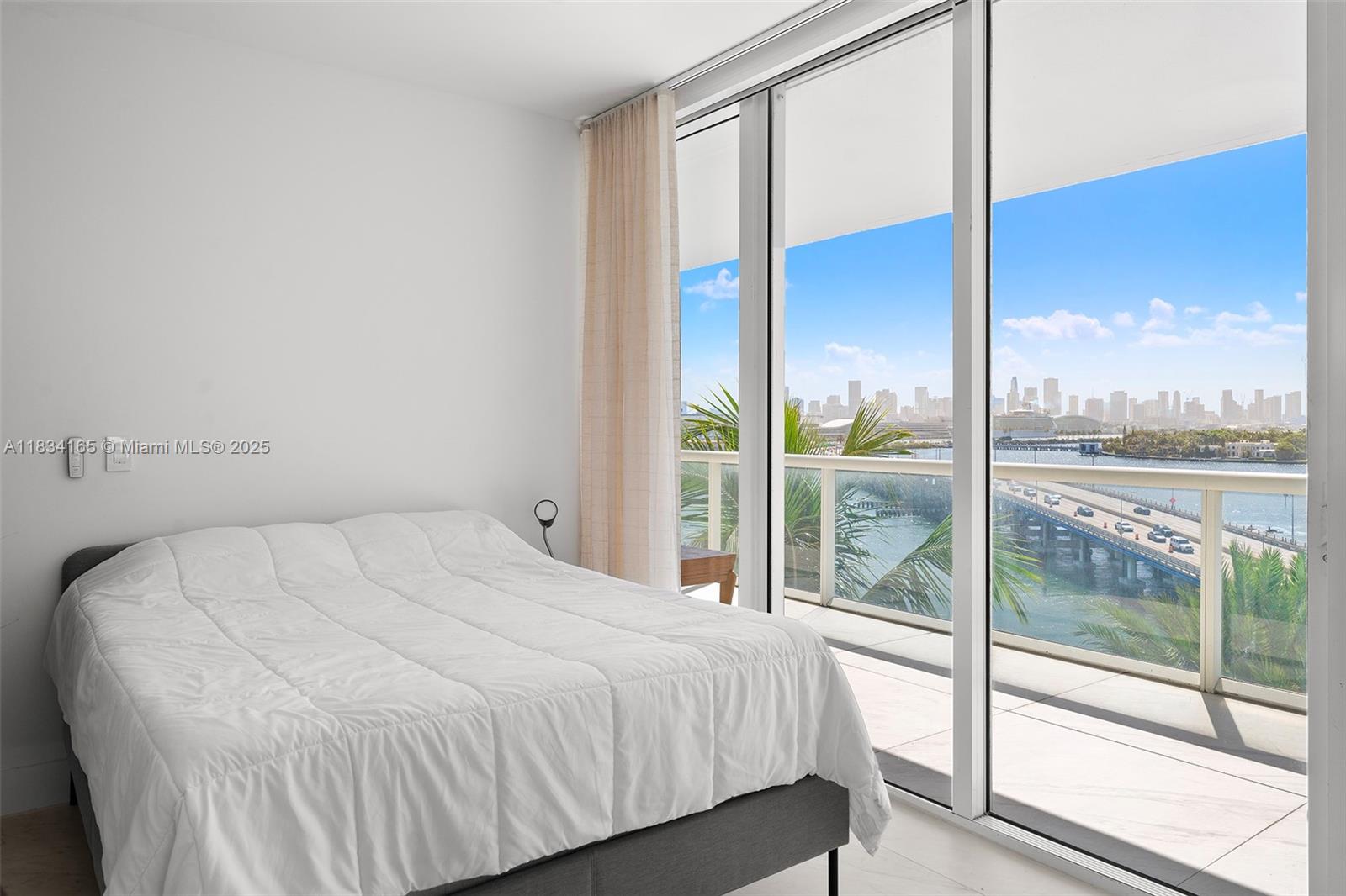ICON CONDO - Residential