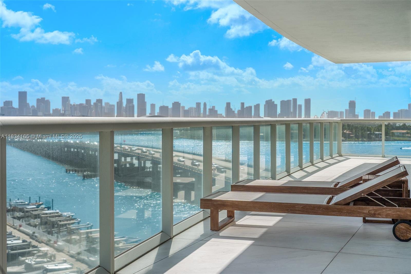 ICON CONDO - Residential
