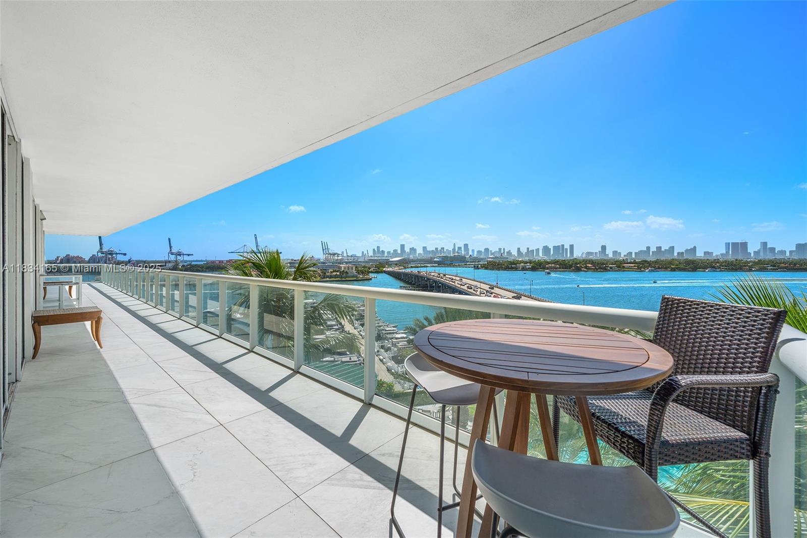 ICON CONDO - Residential