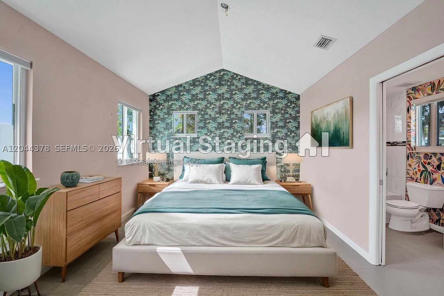 HOLLYWOOD HILLS - Residential