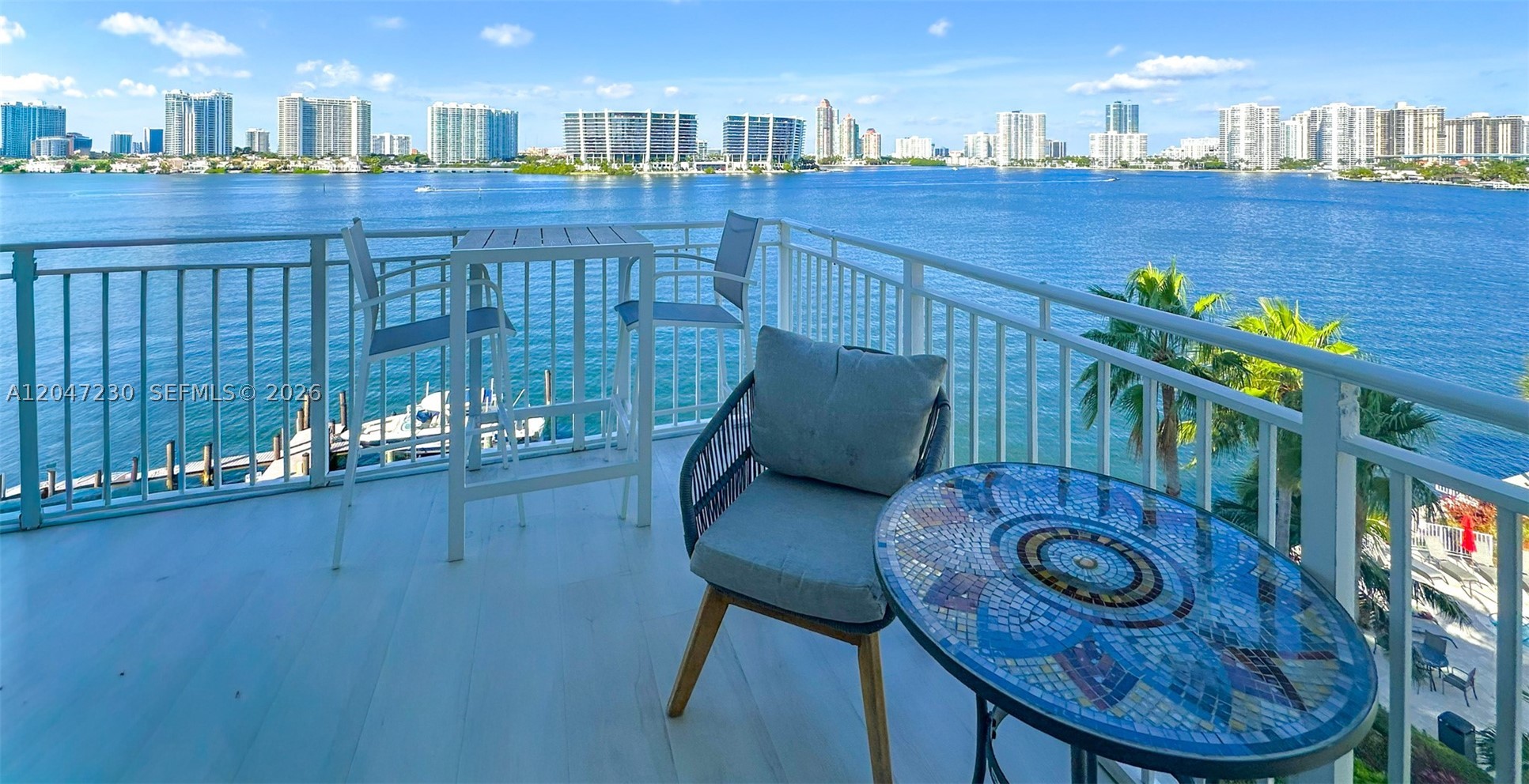 LE MONTCALM CONDO - Residential
