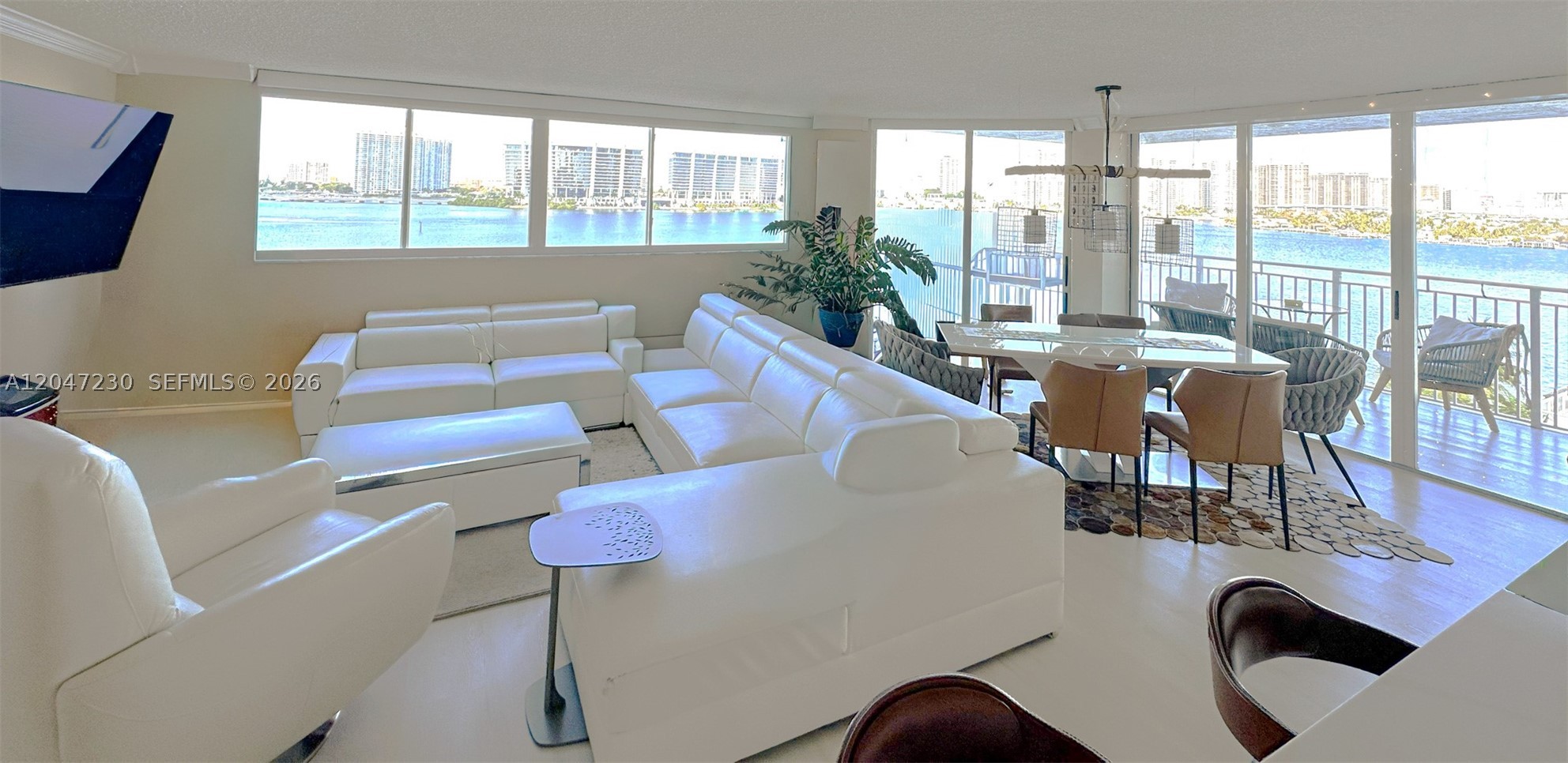 LE MONTCALM CONDO - Residential