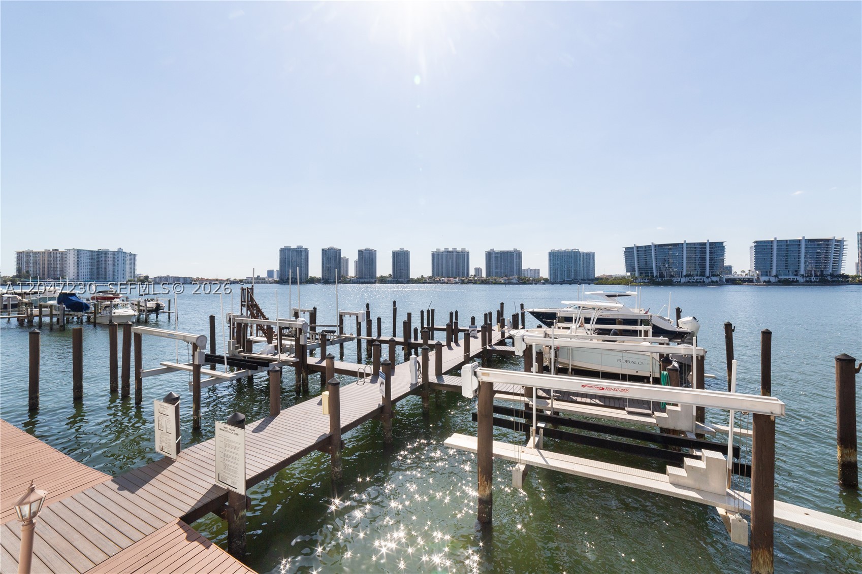 LE MONTCALM CONDO - Residential