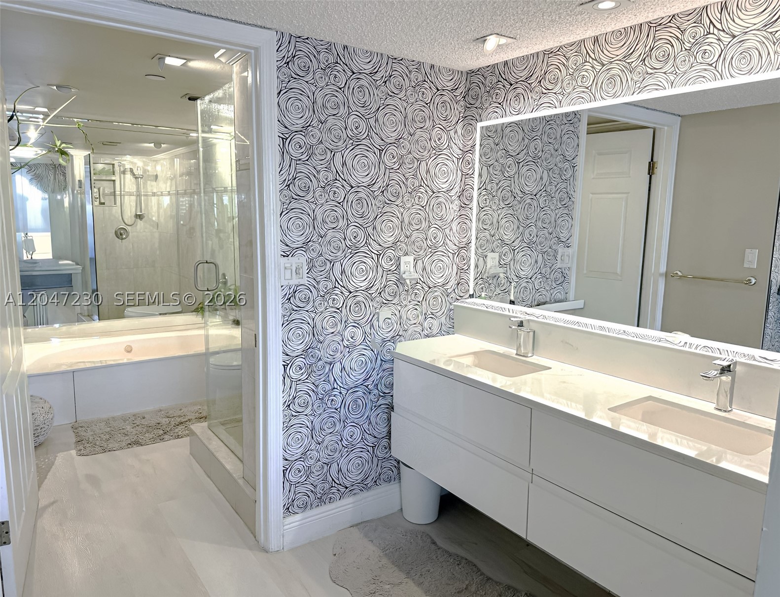 LE MONTCALM CONDO - Residential