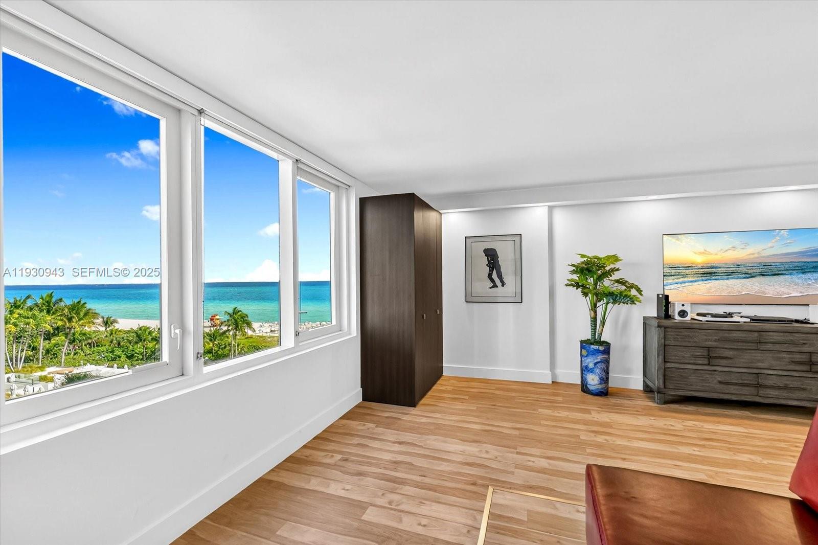 RONEY PALACE CONDO - Residential Lease