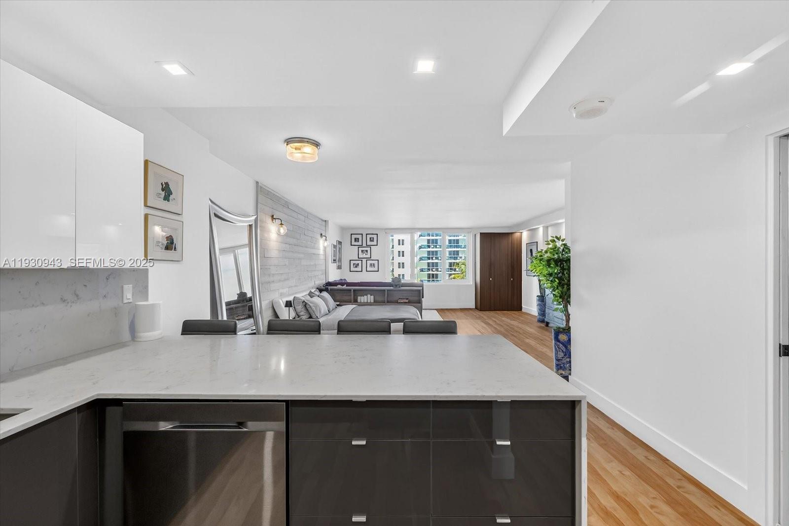 RONEY PALACE CONDO - Residential Lease