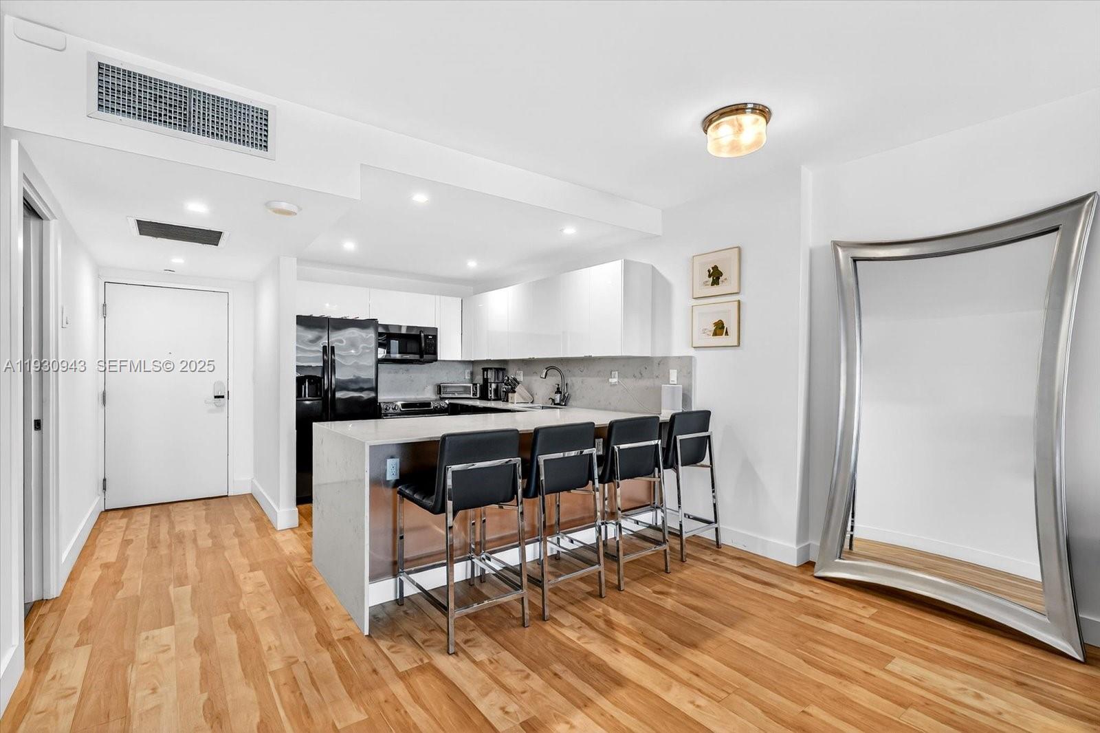 RONEY PALACE CONDO - Residential Lease