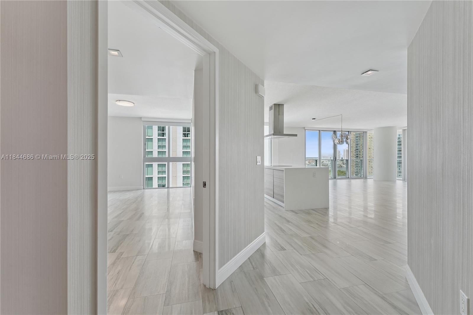 PARQUE TOWERS CONDO - Residential