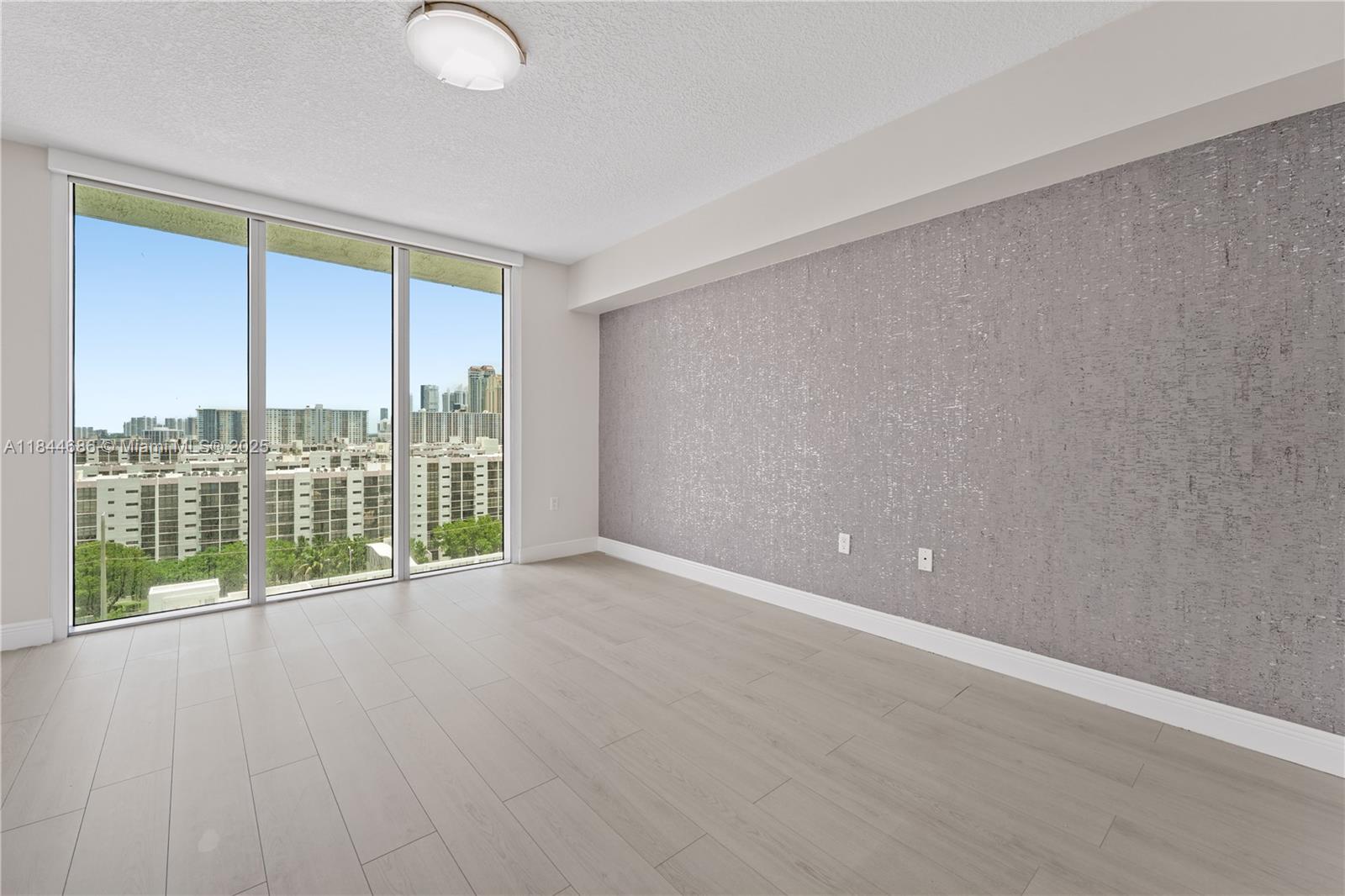 PARQUE TOWERS CONDO - Residential