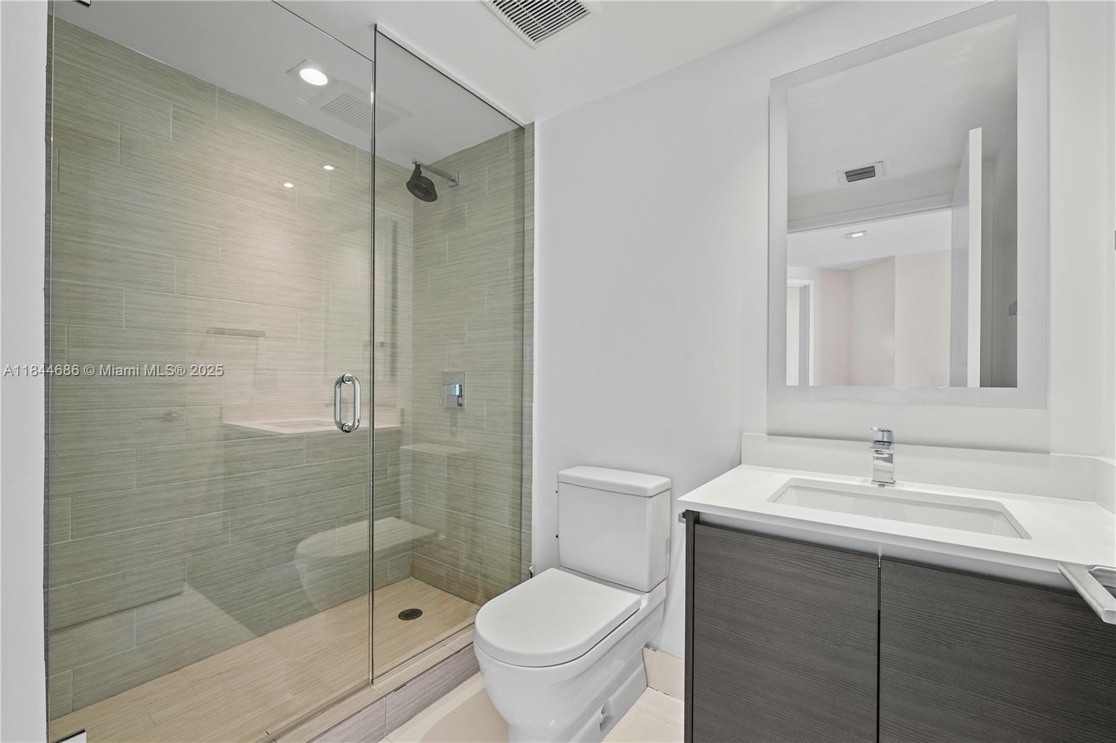 PARQUE TOWERS CONDO - Residential