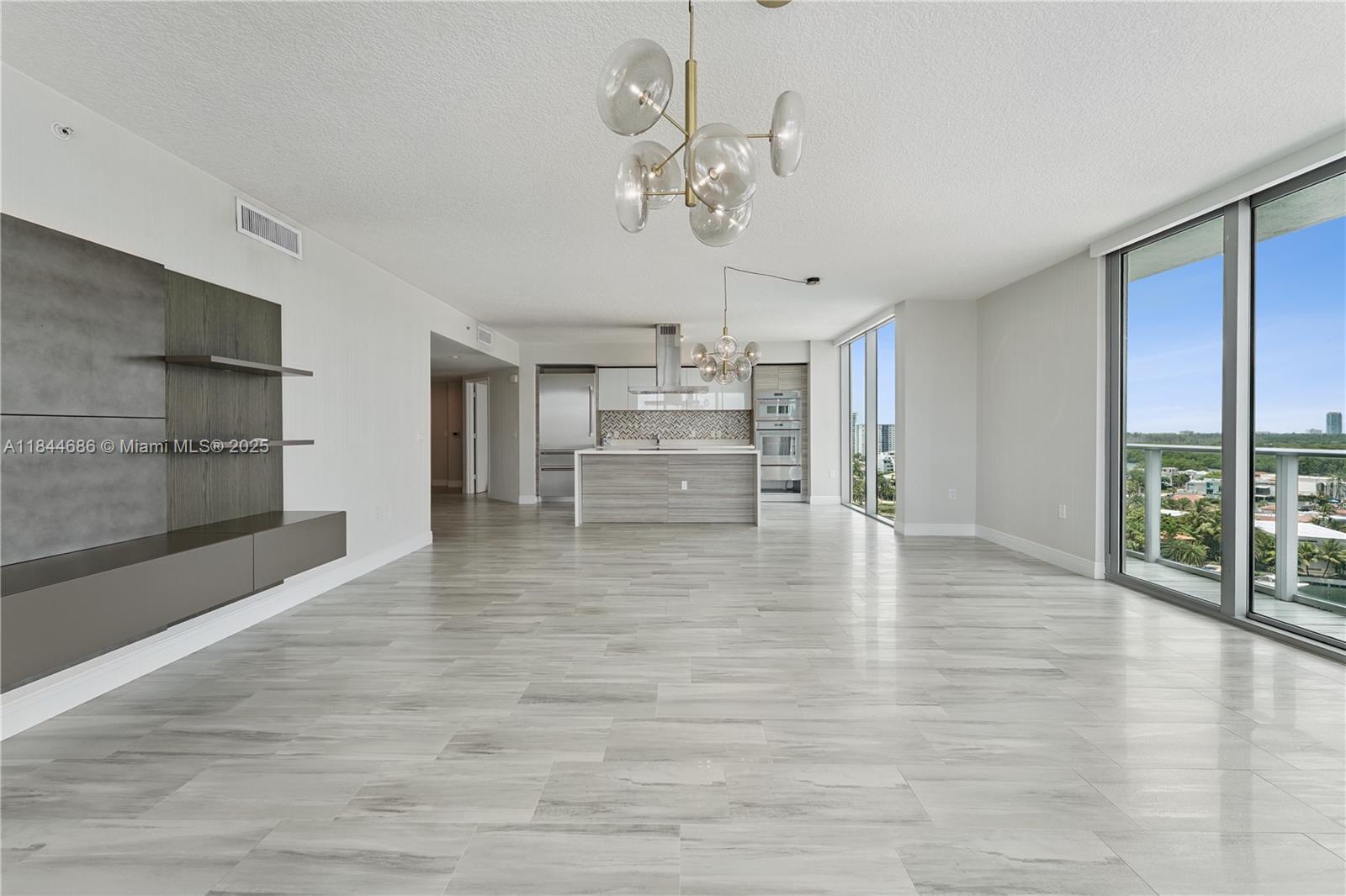 PARQUE TOWERS CONDO - Residential