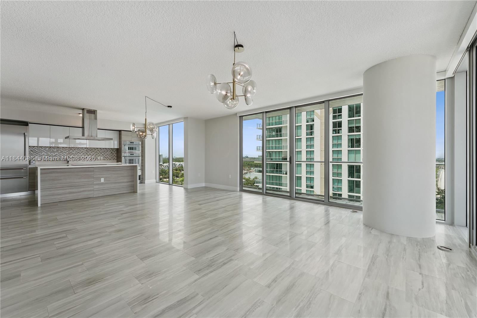 PARQUE TOWERS CONDO - Residential