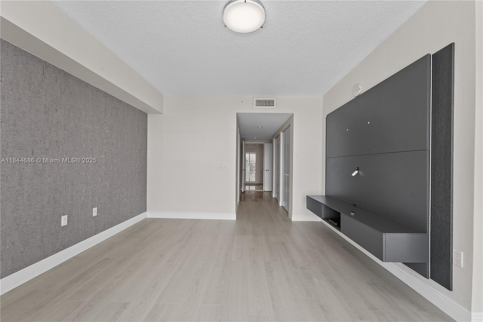 PARQUE TOWERS CONDO - Residential