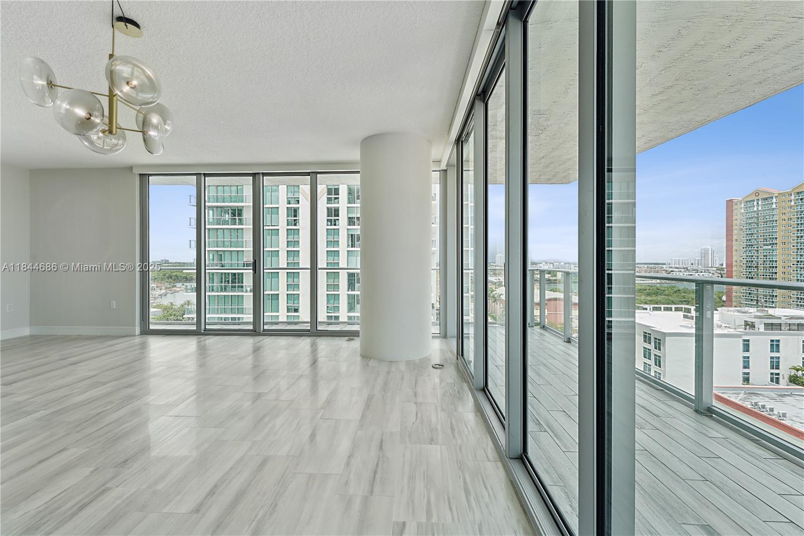 PARQUE TOWERS CONDO - Residential