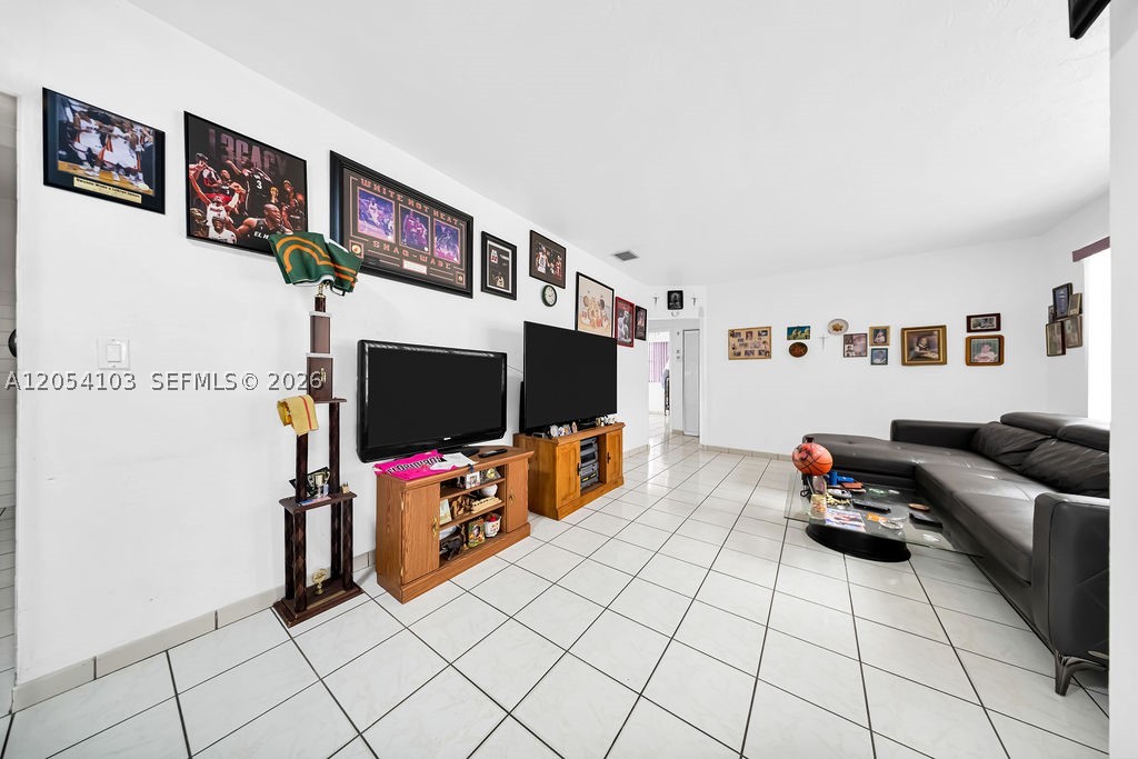 PALM ESTATES - Residential