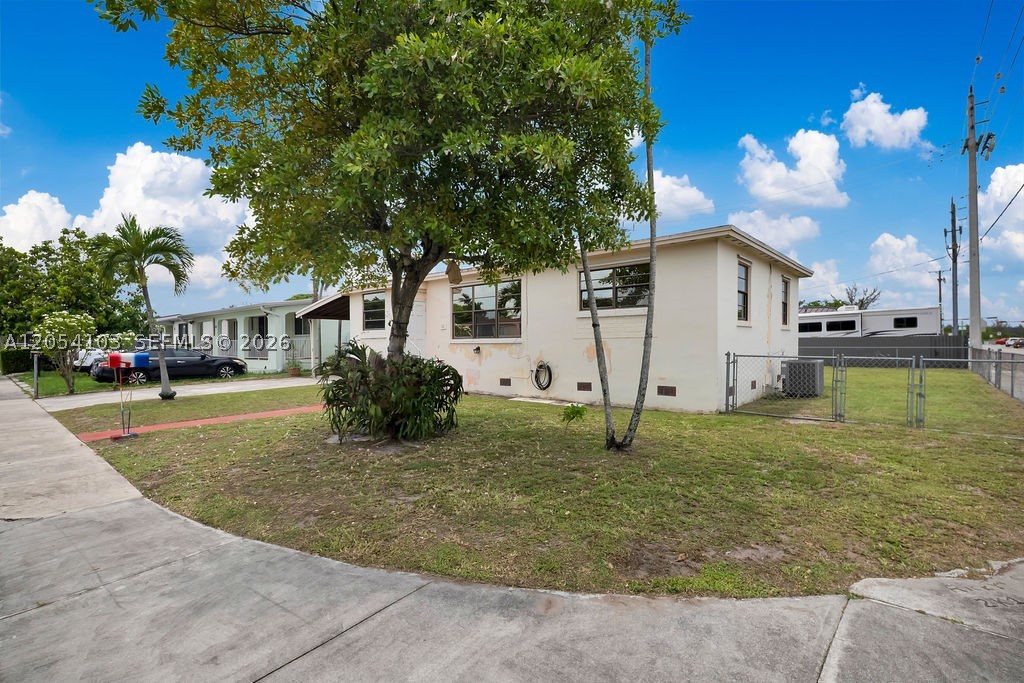 PALM ESTATES - Residential
