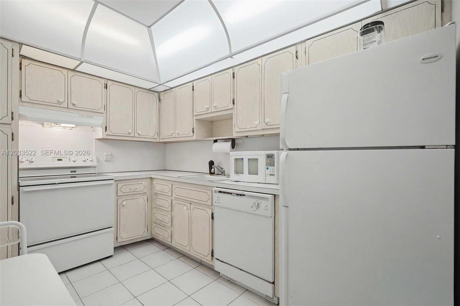 HEMISPHERES CONDO - Residential Lease