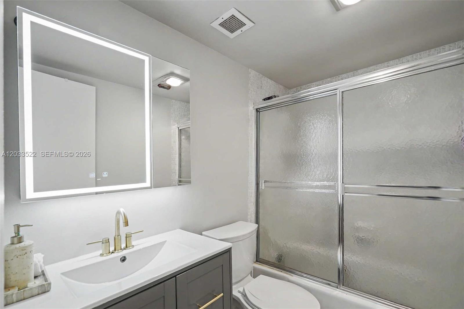 HEMISPHERES CONDO - Residential Lease