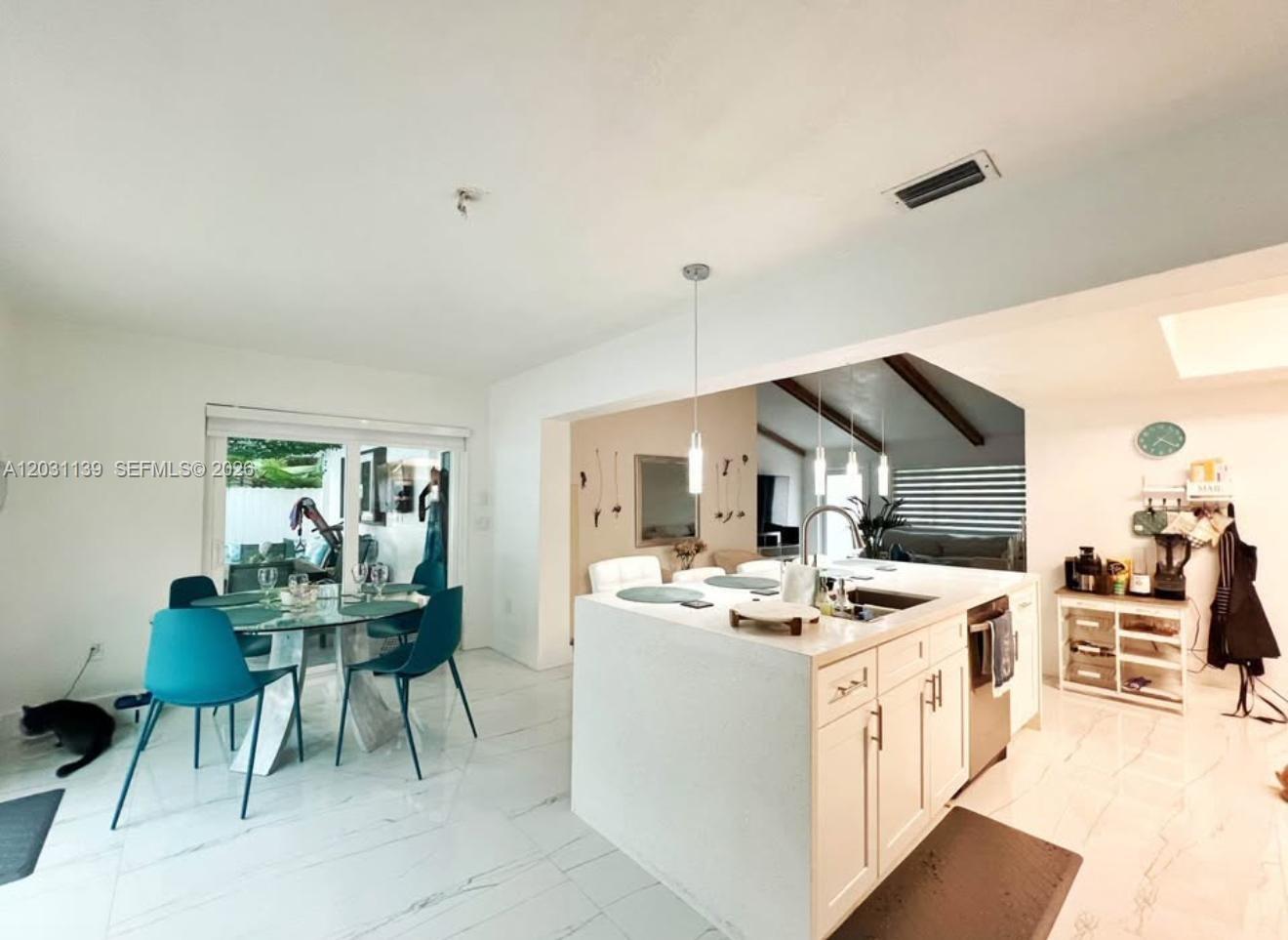 SUNRISE GOLF VILLAGE SEC - Residential