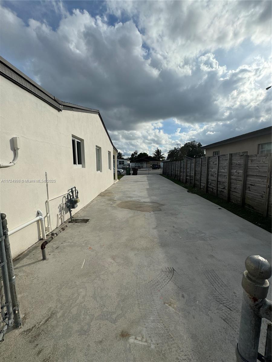 HIA 13 ADDN AMD PL REV - Residential Lease