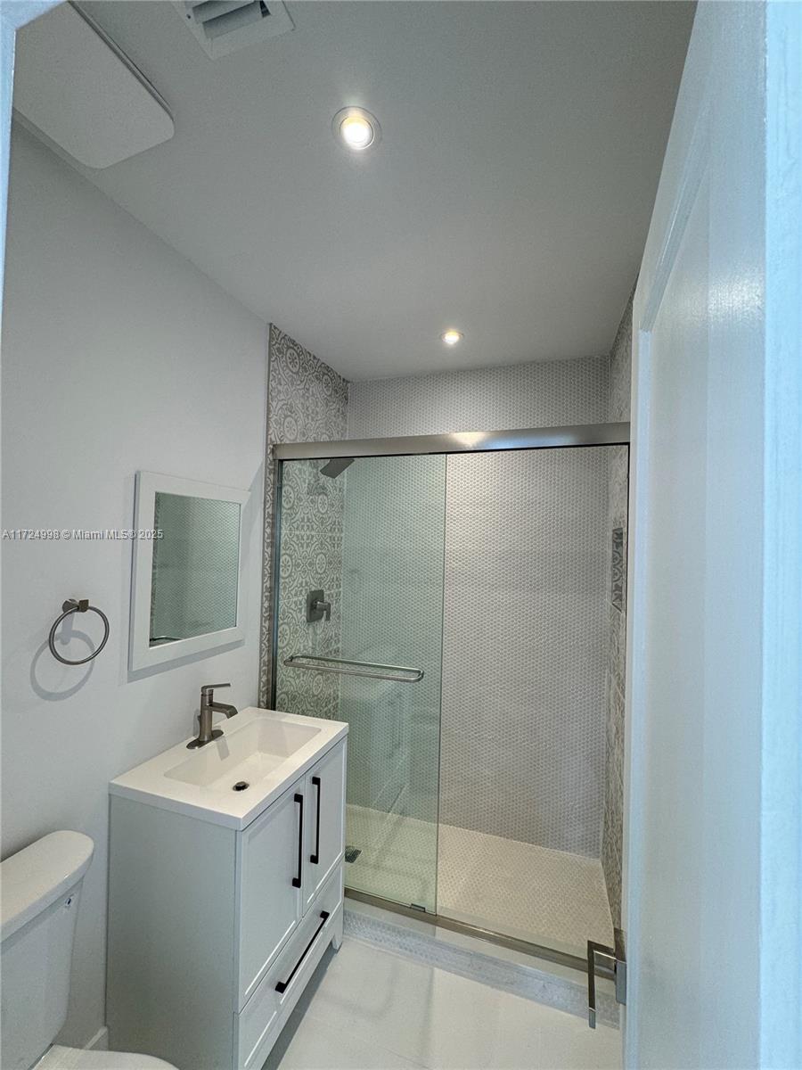 HIA 13 ADDN AMD PL REV - Residential Lease