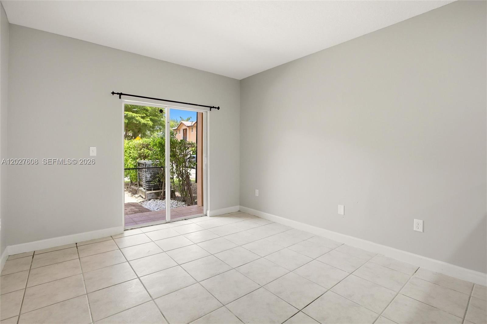 SILVER PALM HOMES - Residential
