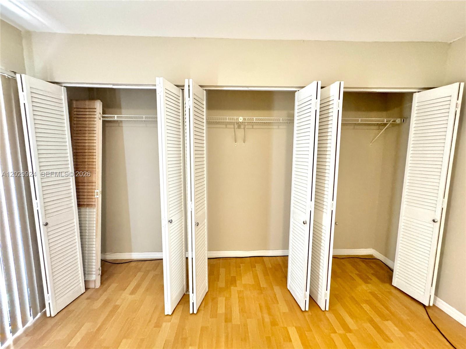 WOODLAKE VILLAGE TOWNHOME - Residential