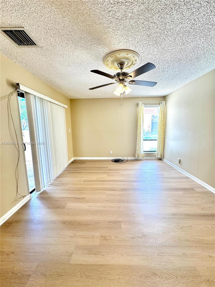 WOODLAKE VILLAGE TOWNHOME - Residential