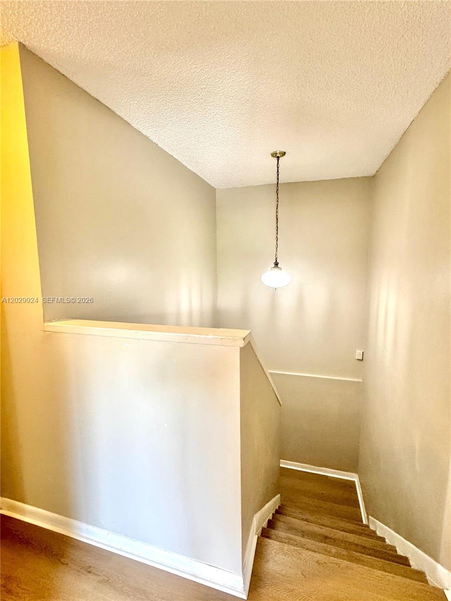WOODLAKE VILLAGE TOWNHOME - Residential