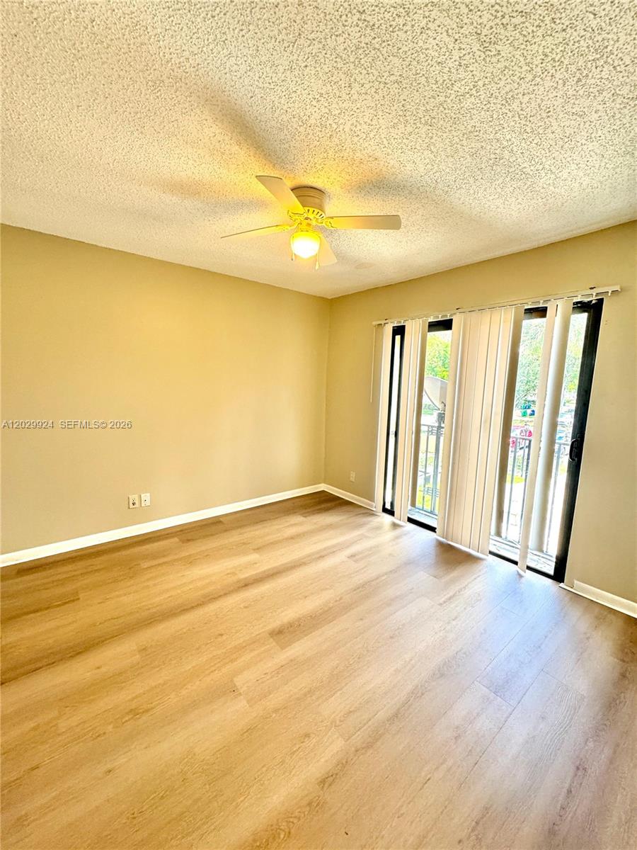 WOODLAKE VILLAGE TOWNHOME - Residential