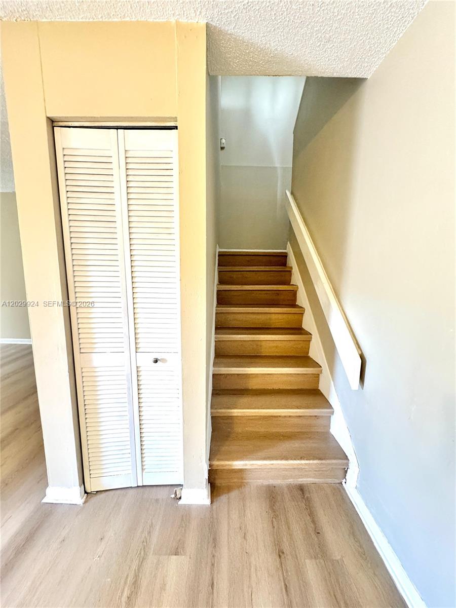 WOODLAKE VILLAGE TOWNHOME - Residential