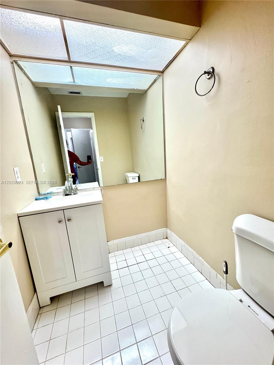 WOODLAKE VILLAGE TOWNHOME - Residential