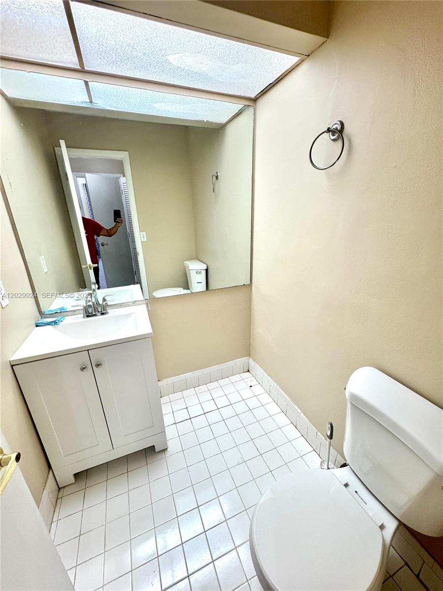 WOODLAKE VILLAGE TOWNHOME - Residential
