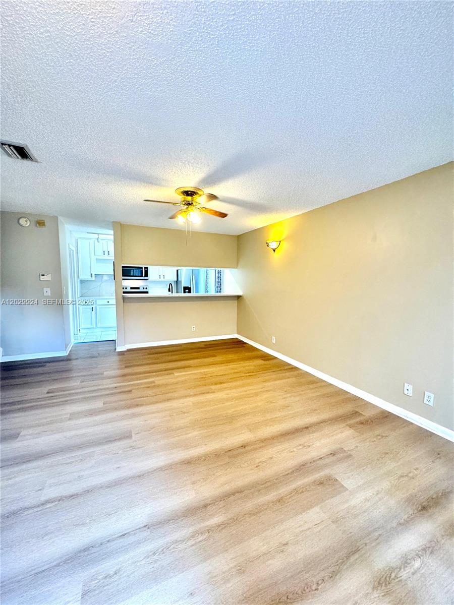 WOODLAKE VILLAGE TOWNHOME - Residential