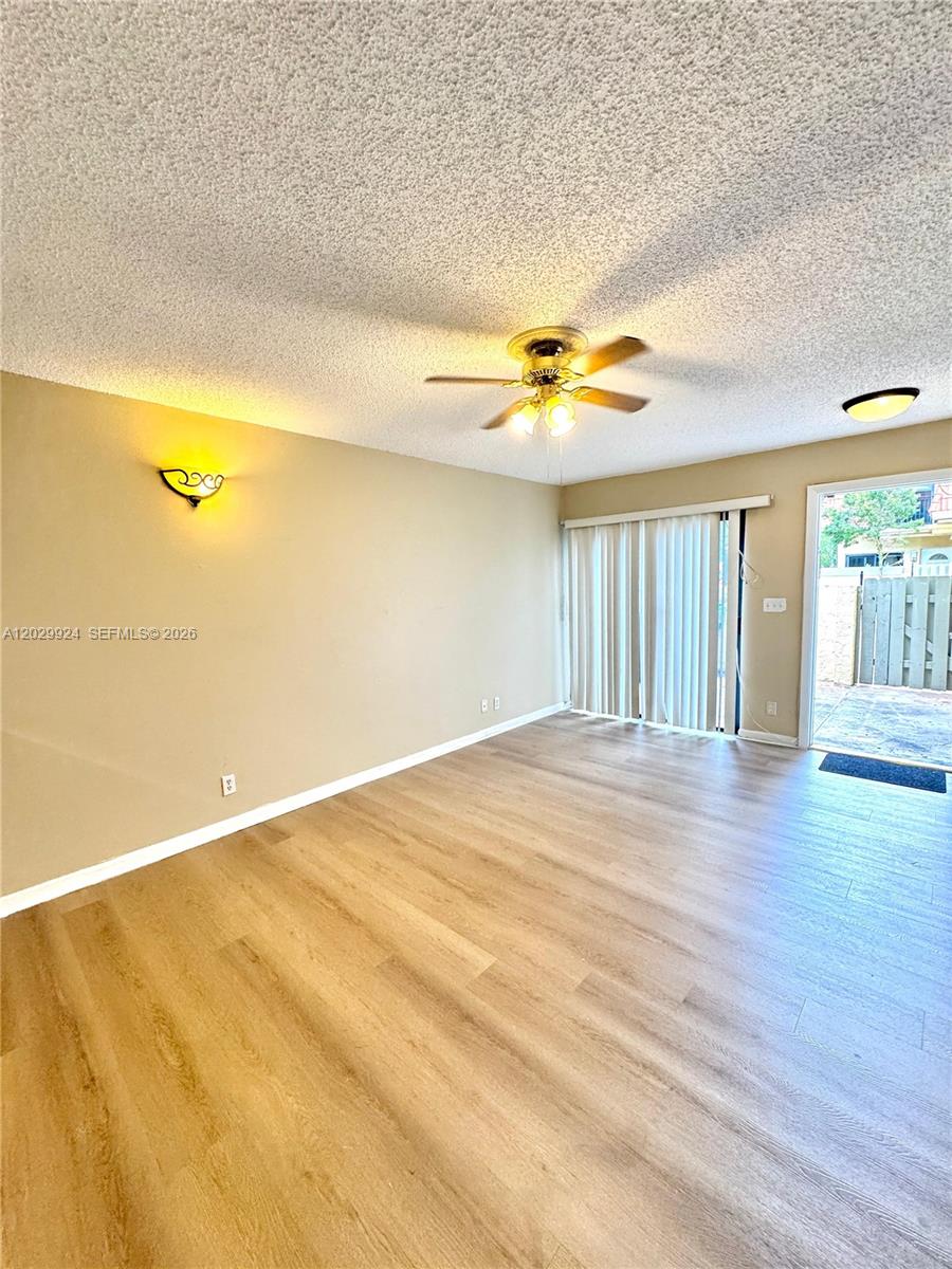 WOODLAKE VILLAGE TOWNHOME - Residential