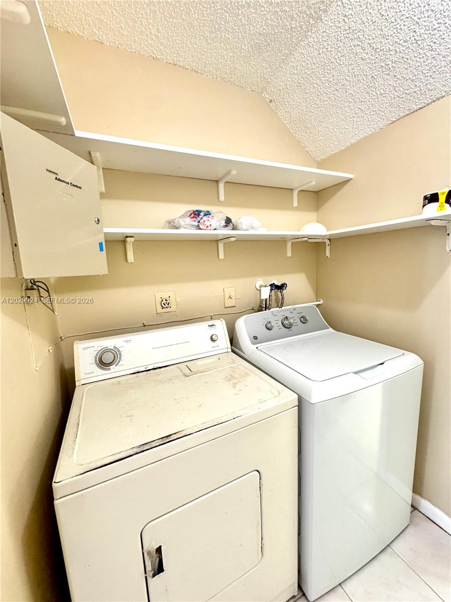 WOODLAKE VILLAGE TOWNHOME - Residential