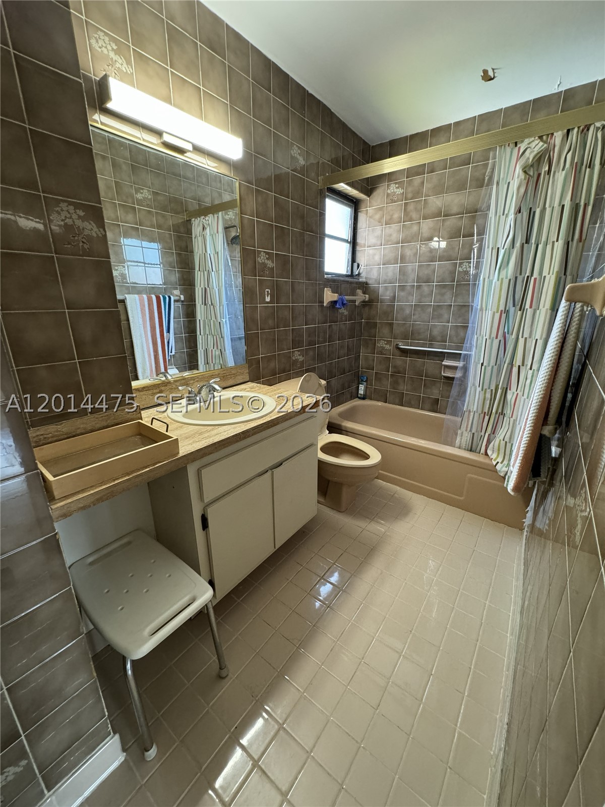 TROPICAL PARK VILLAS COND - Residential