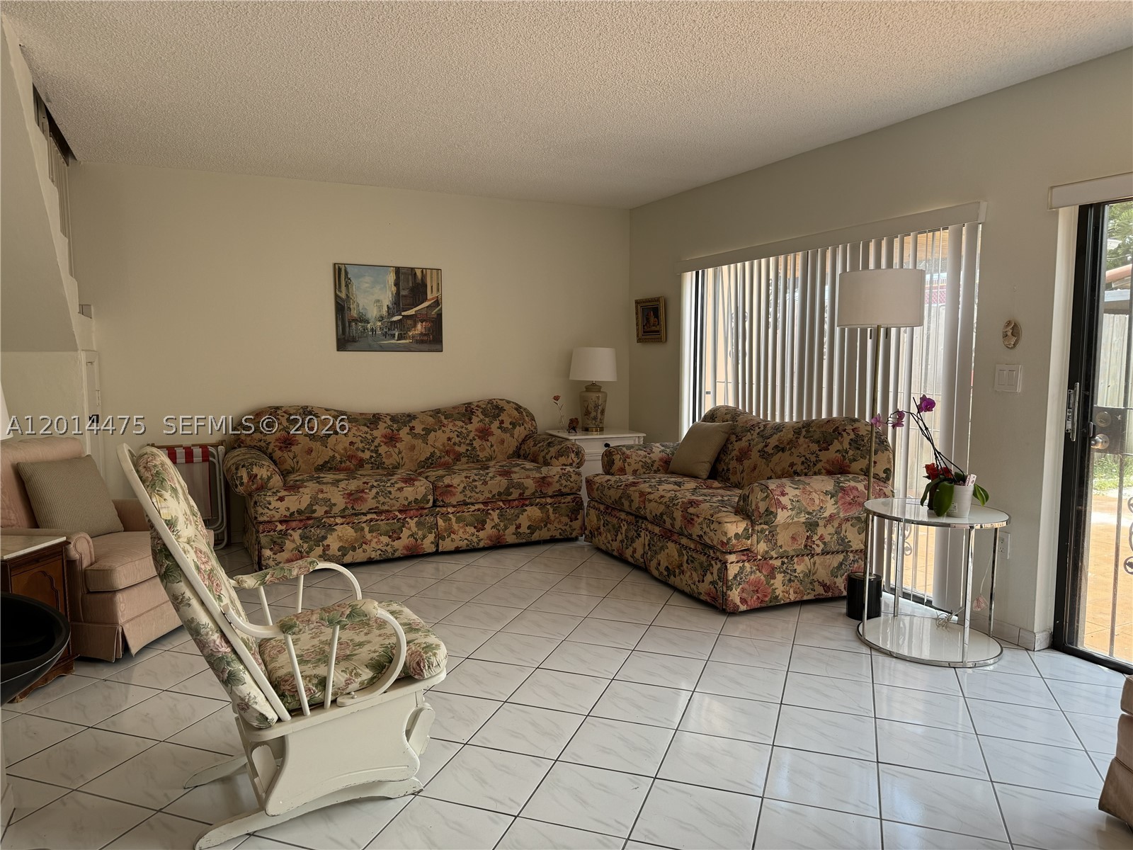 TROPICAL PARK VILLAS COND - Residential