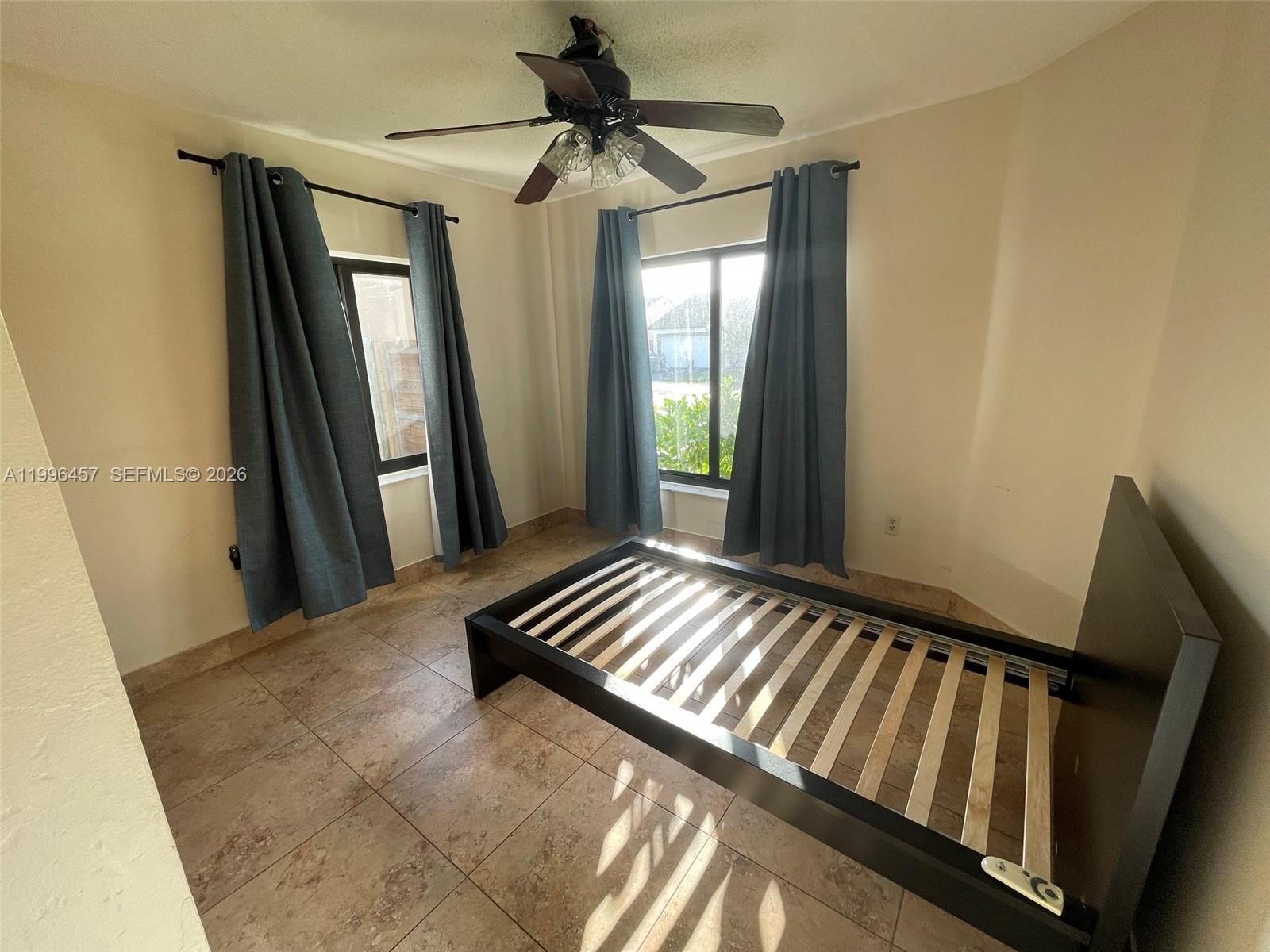 EDGEWATER PARK - Residential