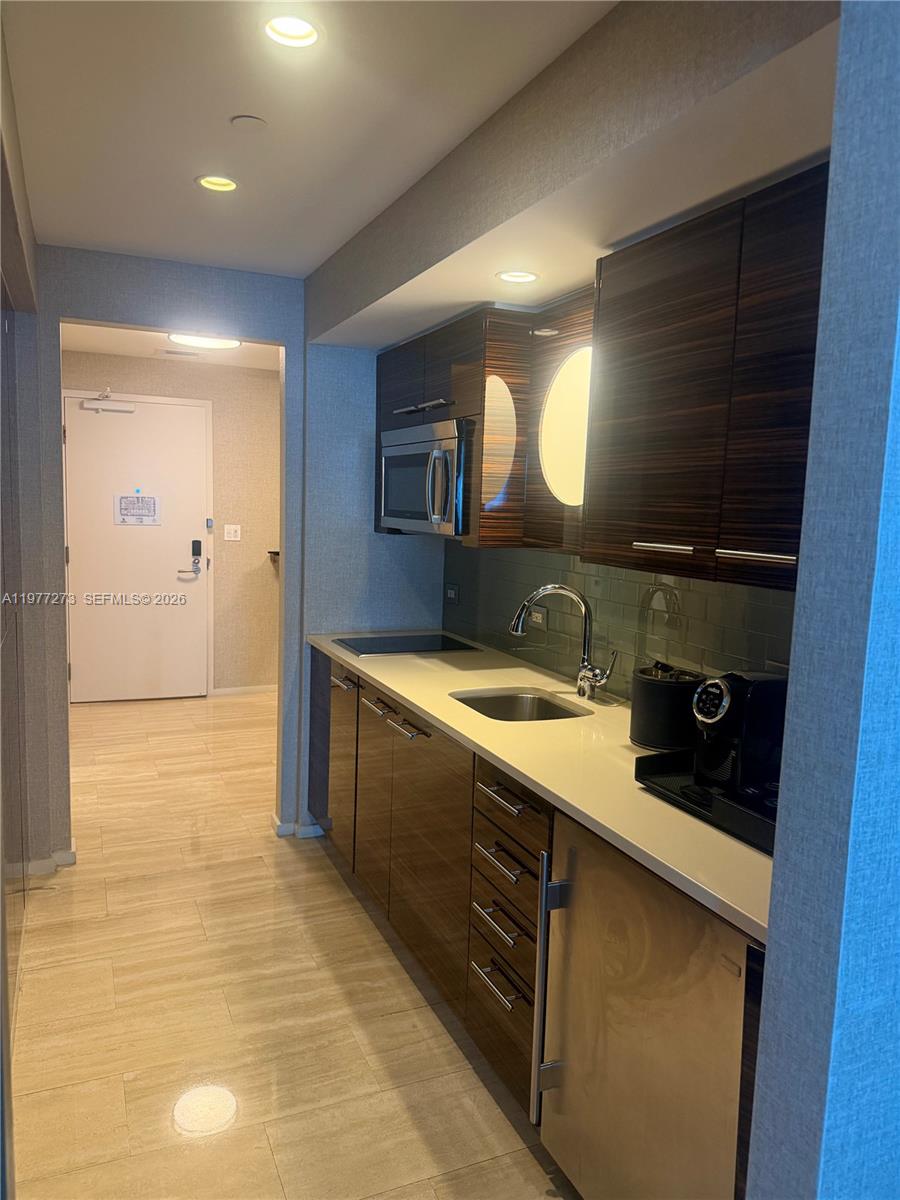 551 FLB CONDOMINIUM RESID - Residential