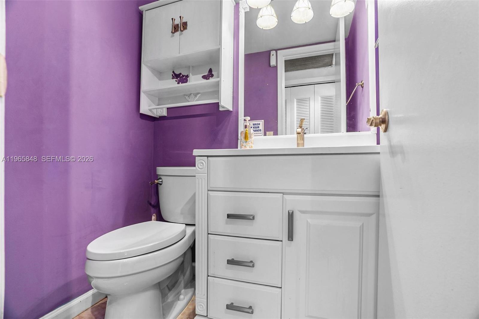 SOUTHAMPTON CONDO - Residential