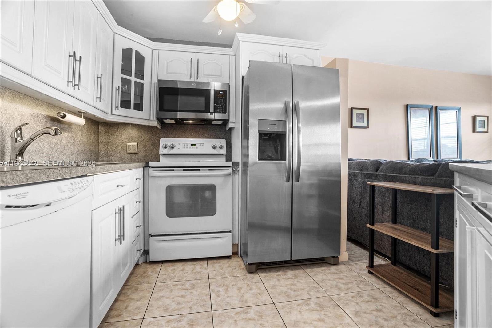 SOUTHAMPTON CONDO - Residential