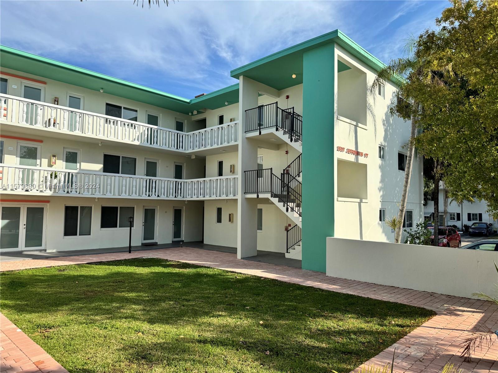 HOLLYWOOD - Residential Lease