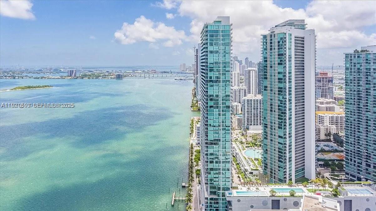 PARAISO BAY CONDO - Residential Lease