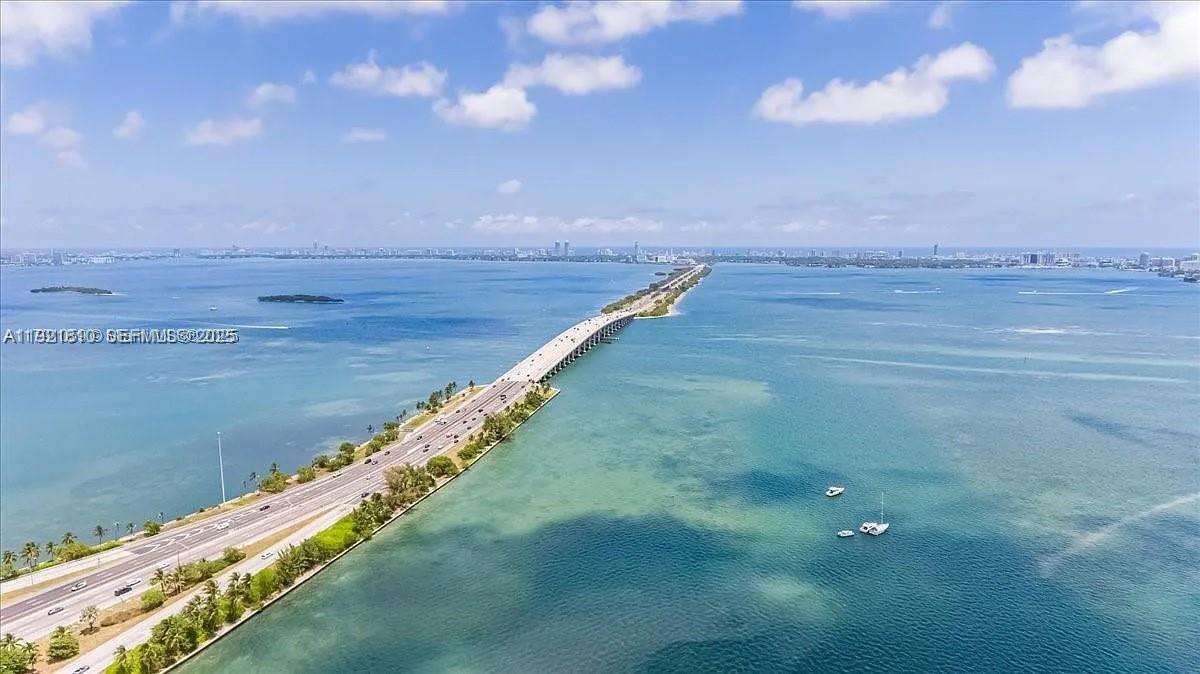 PARAISO BAY CONDO - Residential Lease